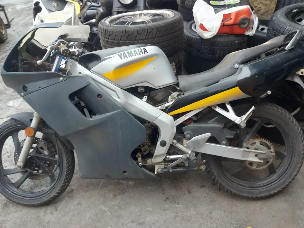 Yamaha TZR 49 en despiece en Mallorca en el centro de Reciclajes y Metales Pérez